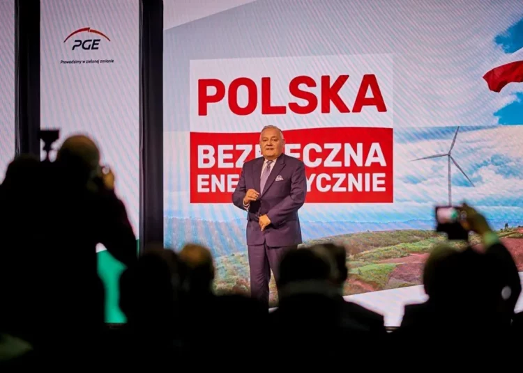 Wojciech Dąbrowski podczas konferencji prasowej o aktualizacji strategii PGE, 29 sierpnia 2023 roku, aut. PGE