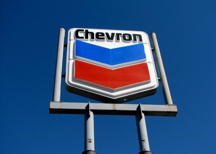 Logo Chevron, aut. Roo Reynolds z Flickr