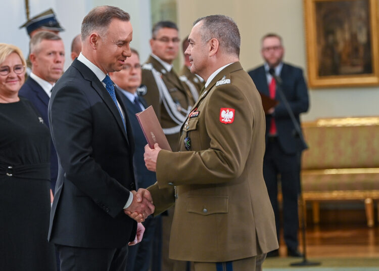 Przekazanie obowiązków Szefa Sztabu Generalnego generałowi Wiesławowi Kukule fot. prezydent.pl